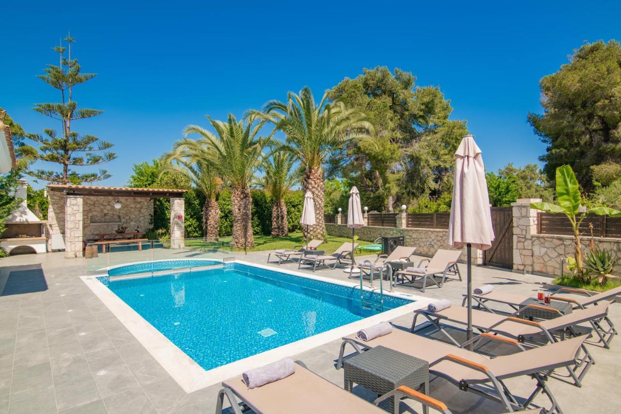 Luxury Villa Vanato & Pool Koukounaria Exterior foto